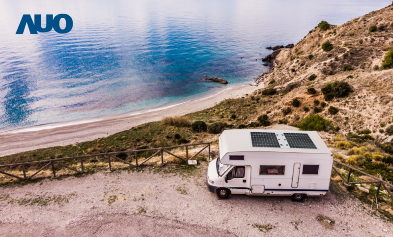 「可撓輕量化太陽光電板SunCurva」使用輕量特殊耐候型複合板取代傳統太陽能板的玻璃前板，不僅降低70%重量，每米平方僅3Kg；具有抗衝擊性能及通過電磁相容性測試，可應用於交通運輸工具，如露營車、遊艇等